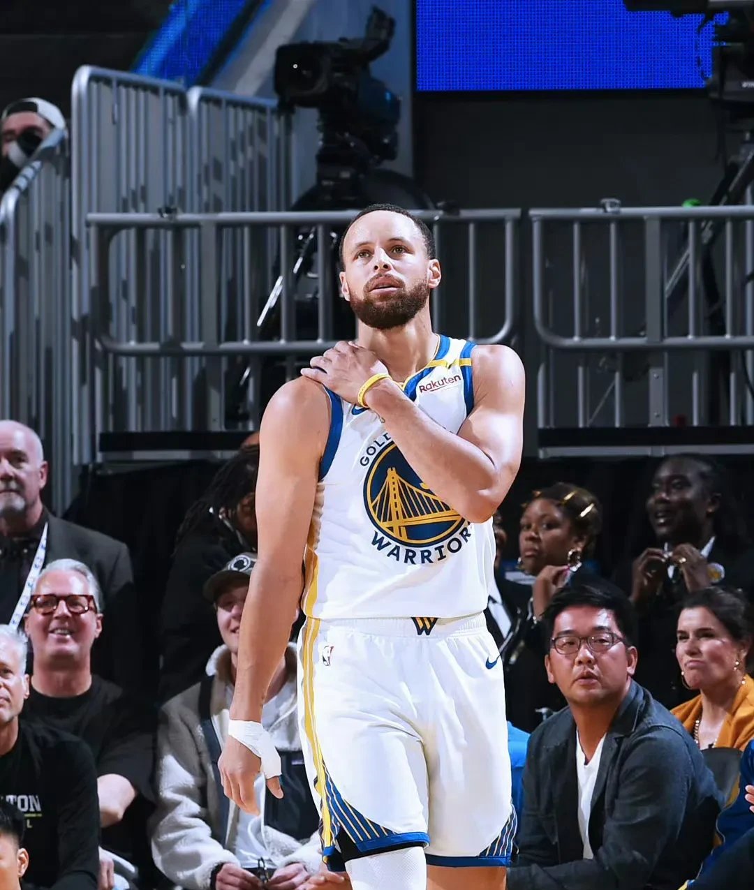 爱游戏体育官方网站勇士核心球员伤退，球队未来走势成疑，地区人员无法历史.的简单介绍