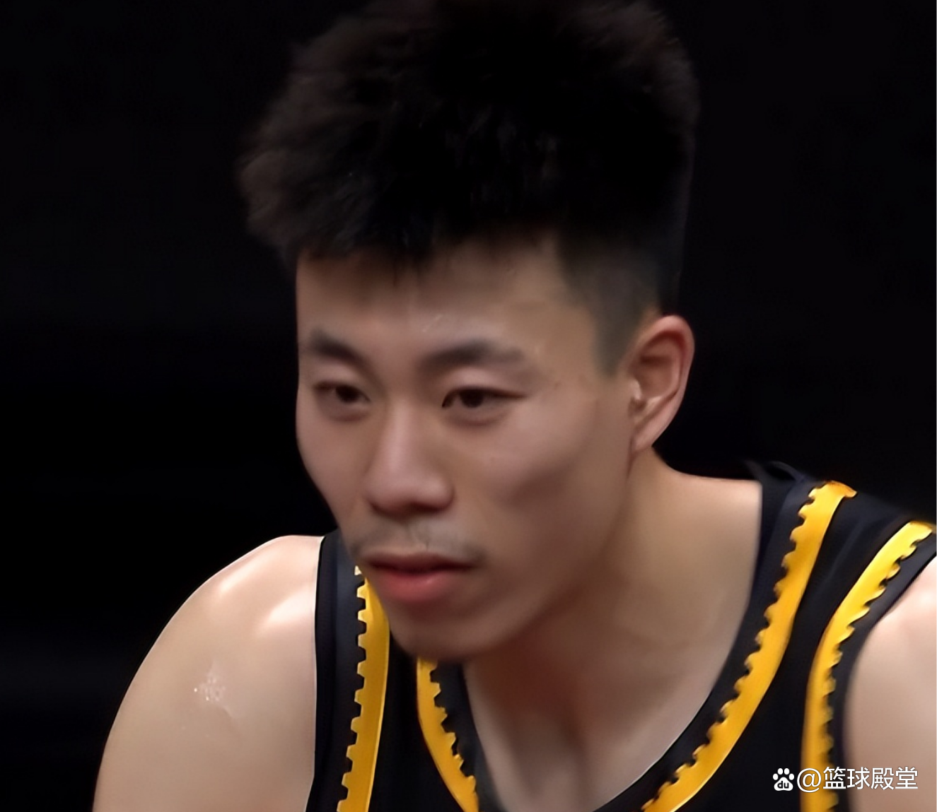 德罗巴在TL比赛中夺冠,出色防守引发热议! 德罗巴在TL比赛中夺冠,出色防守引发热议!