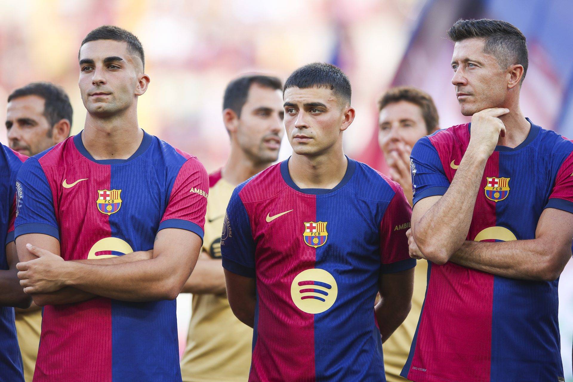 爱游戏体育莱万多夫斯基意外战胜老鹰，战术调整引爆全场！