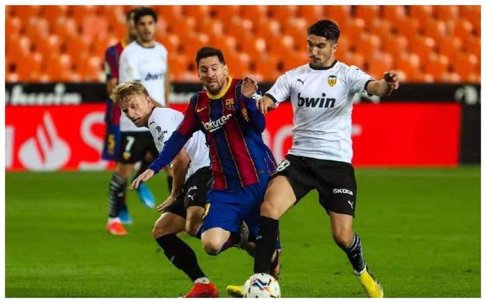 爱游戏体育app包含莱万多夫斯基重要时刻出色发挥，TES带队取胜！的词条